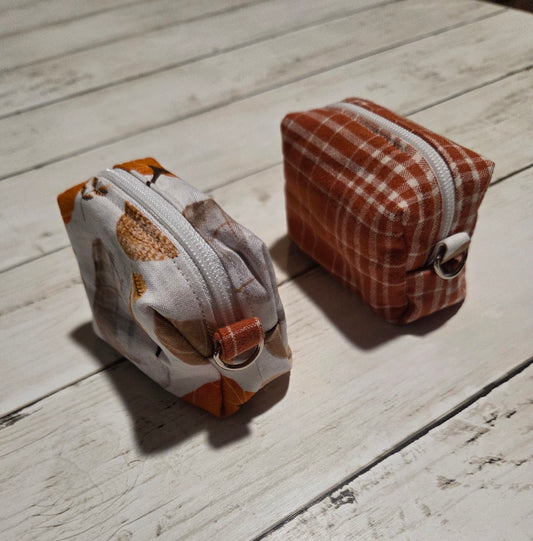 Mini boxed coin pouch