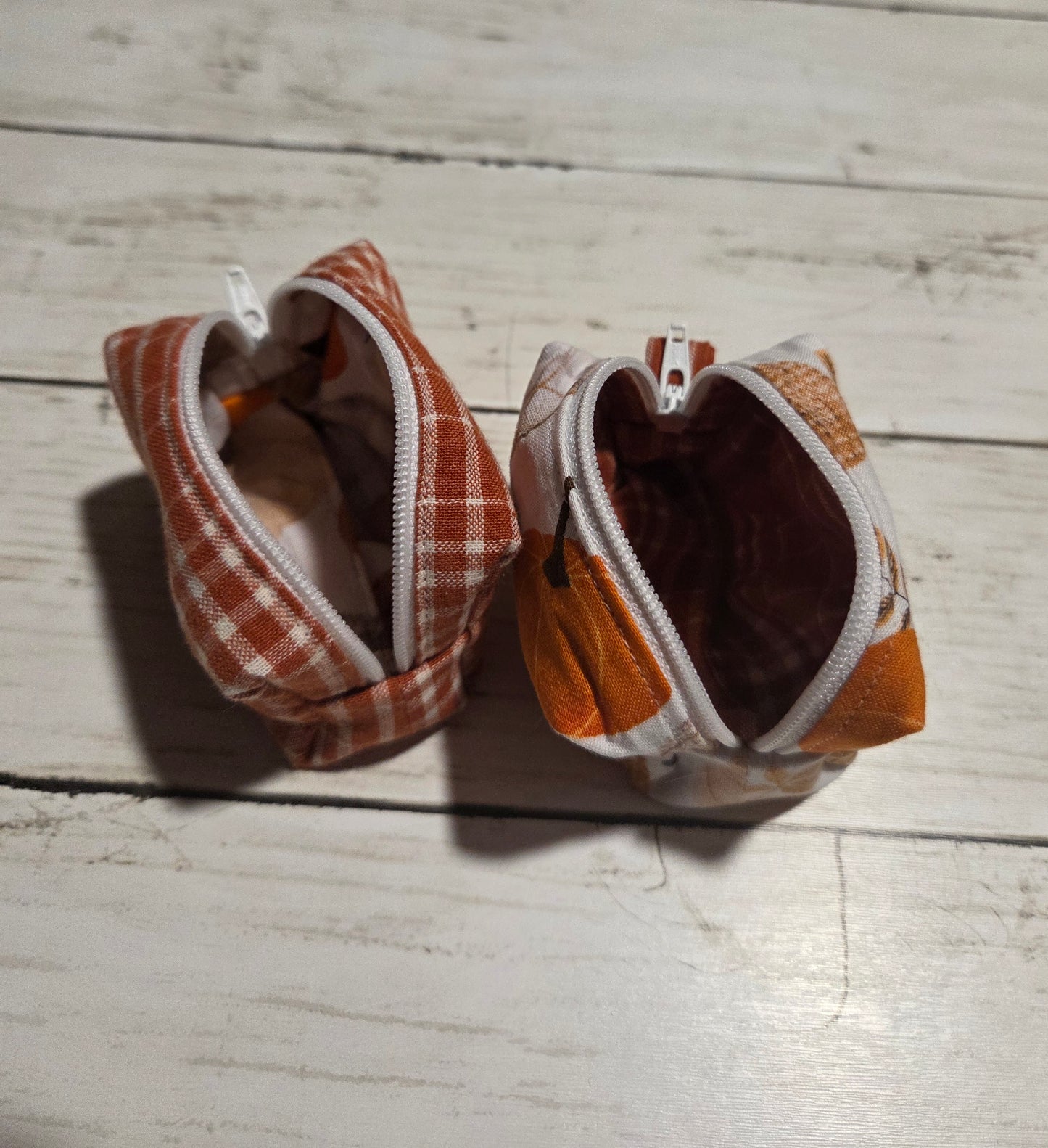 Mini boxed coin pouch